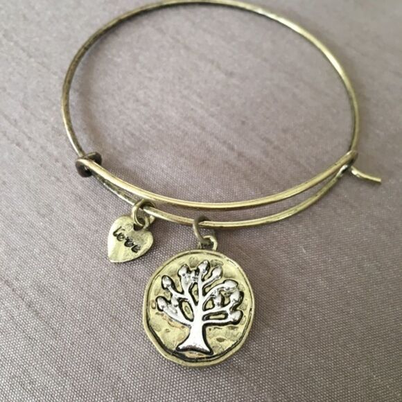 Gold Tone  Family Tree Love Bangle Bracelet - Picture 1 of 4